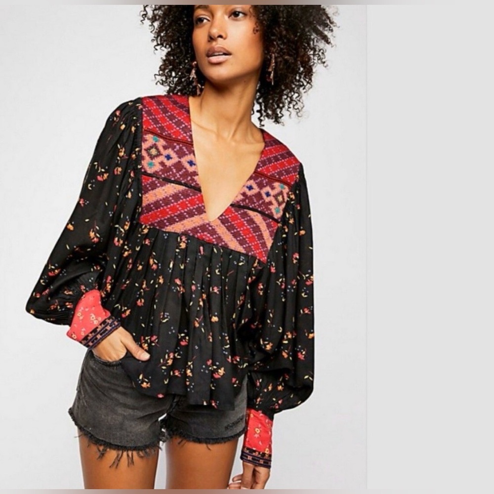 Free People Lady Lou ( EUC )  Printed Embroidered Blouse M